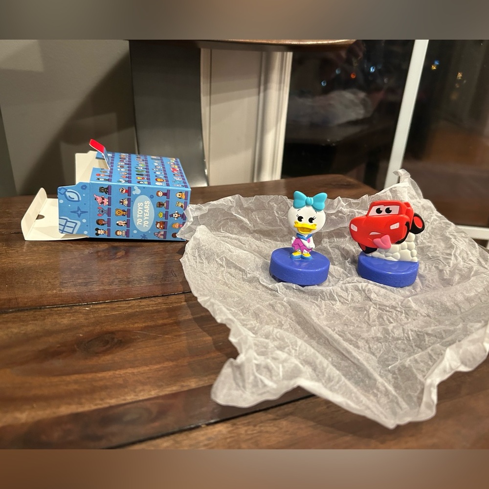 MCDONALDS DISNEYLAND 70TH ANNIVERSARY COLLECTABLE FIGURES - DAISY & LIGHTNING - Picture 3 of 3